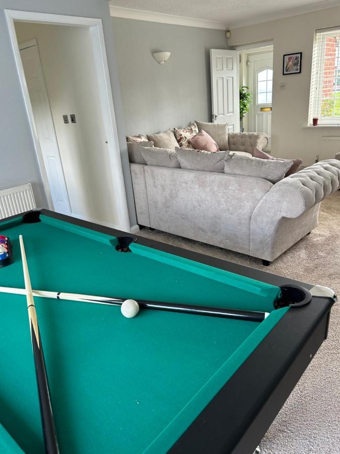 4-Bedroom Home Near Ema, Sleeps 6 Castle Donington Luaran gambar