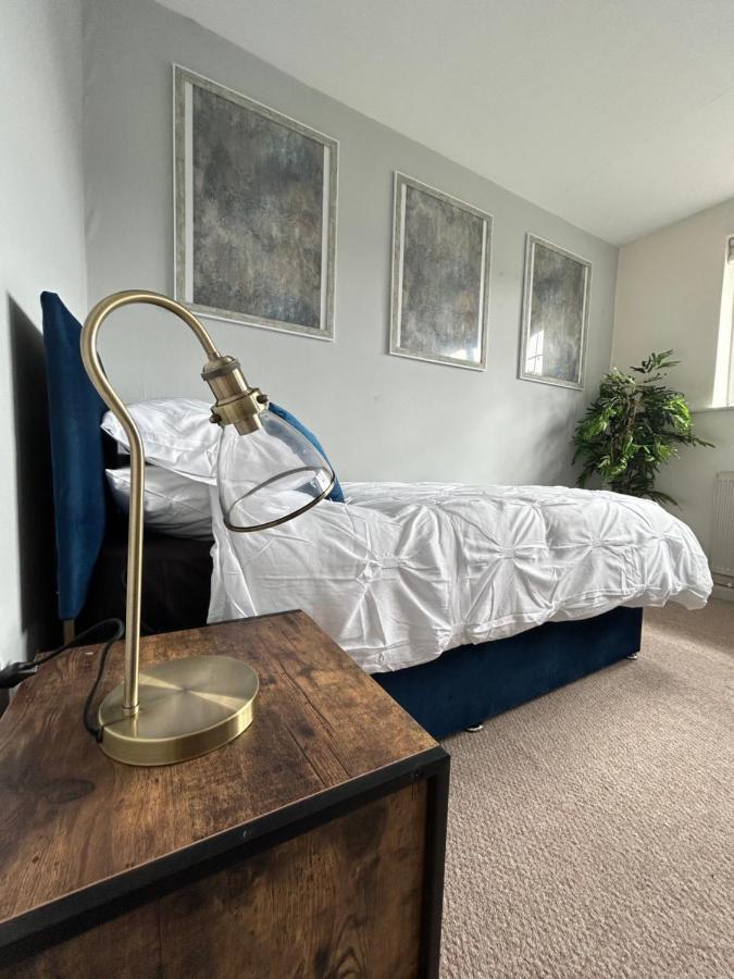 4-Bedroom Home Near Ema, Sleeps 6 Castle Donington Luaran gambar