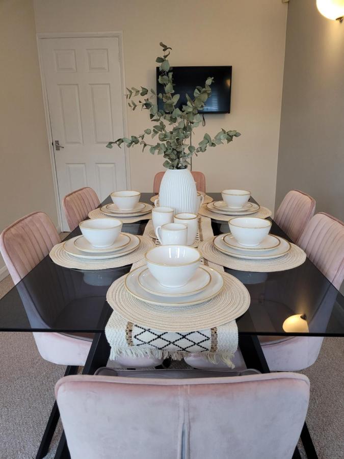 4-Bedroom Home Near Ema, Sleeps 6 Castle Donington Luaran gambar