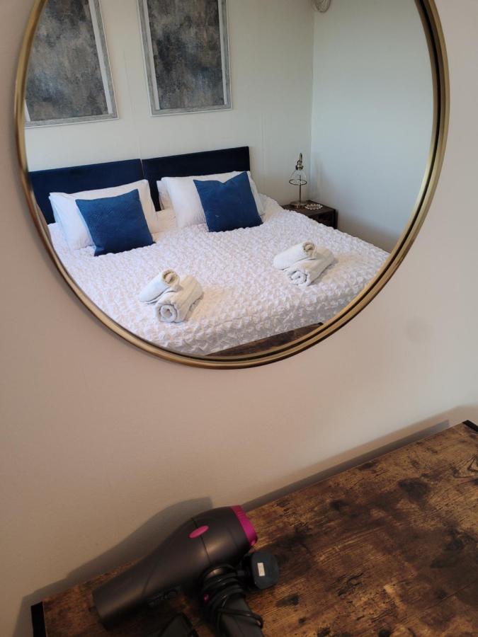 4-Bedroom Home Near Ema, Sleeps 6 Castle Donington Luaran gambar